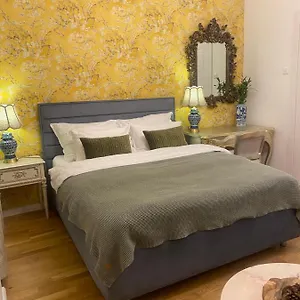 https://prague-center-two-minutes-walk-to-wenceslas-square.praguehotelsweb.com
